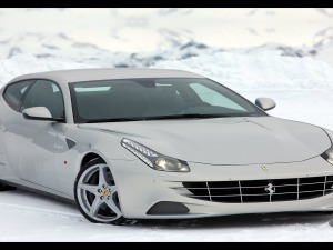 2012 Ferrari F1 car white color